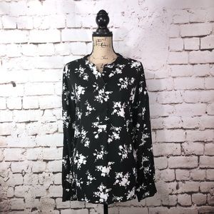 Time and Tru Black and White Blouse